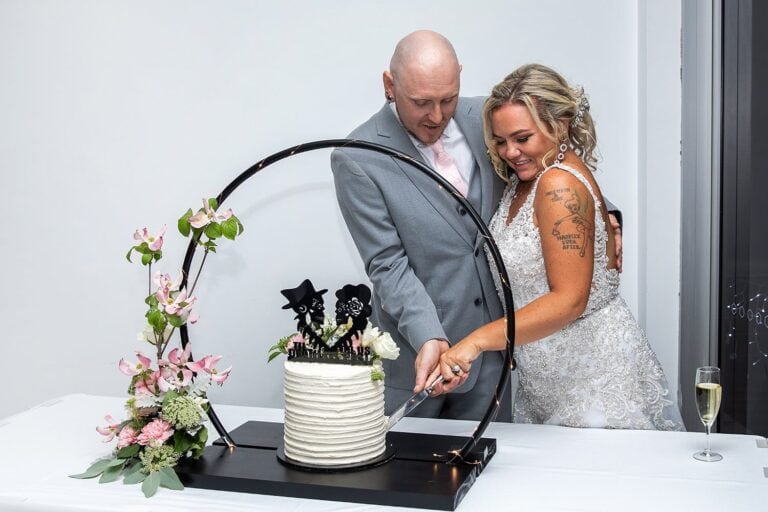 Cutting your wedding cake North Burleigh