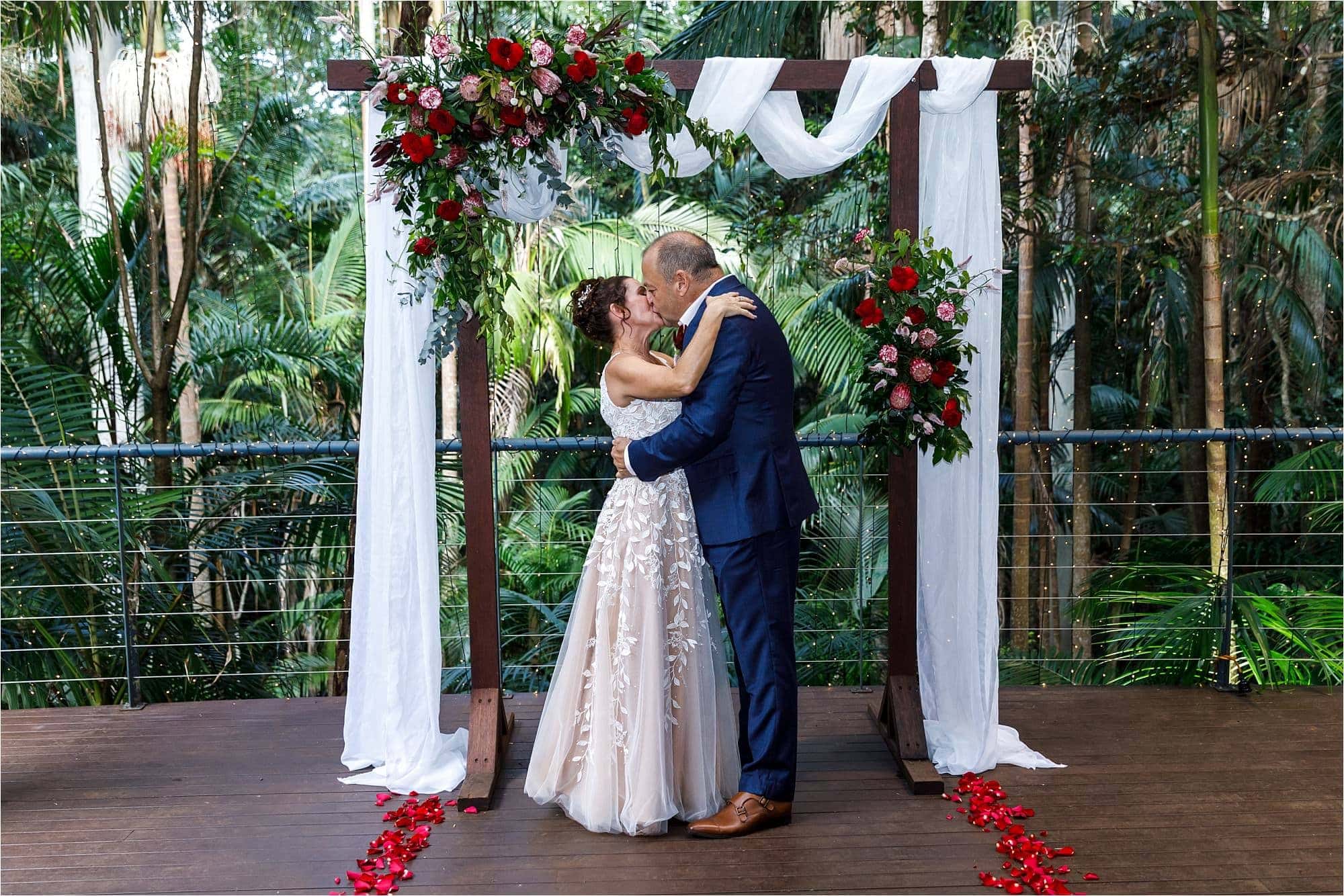 Tamborine Mountain Wedding photographer at Pether's Rainforest Resort