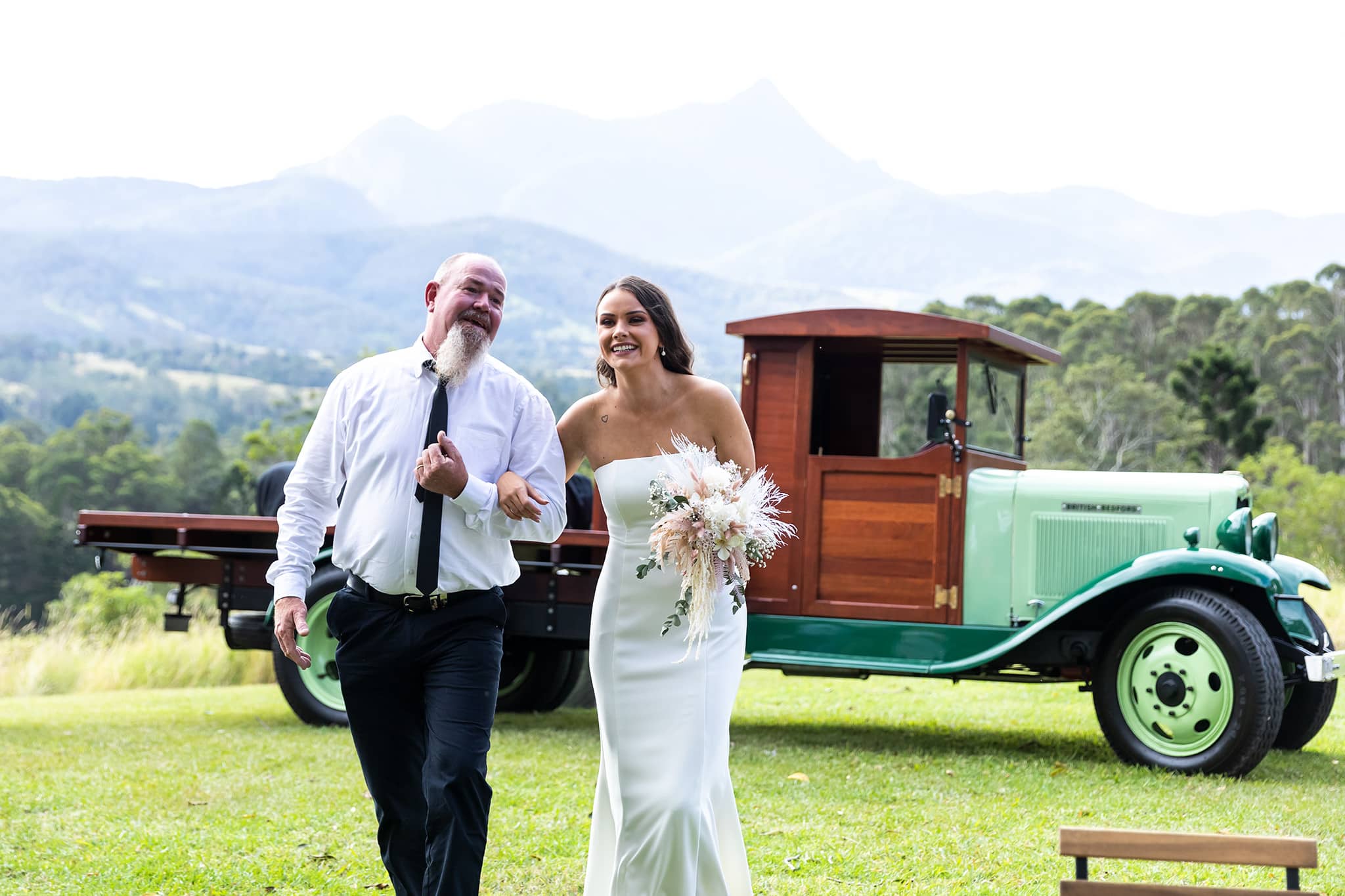 Wedding photography at Midginbil Eco Resort by Mooi Photography.