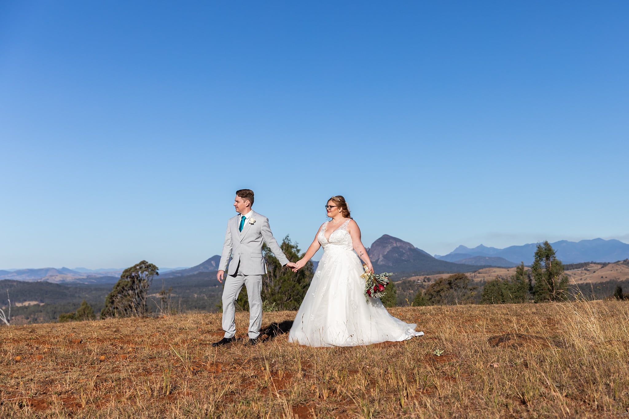 Bridal party at Laurenvale Estate in Aratula, Scenic Rim, by Mooi Photography.