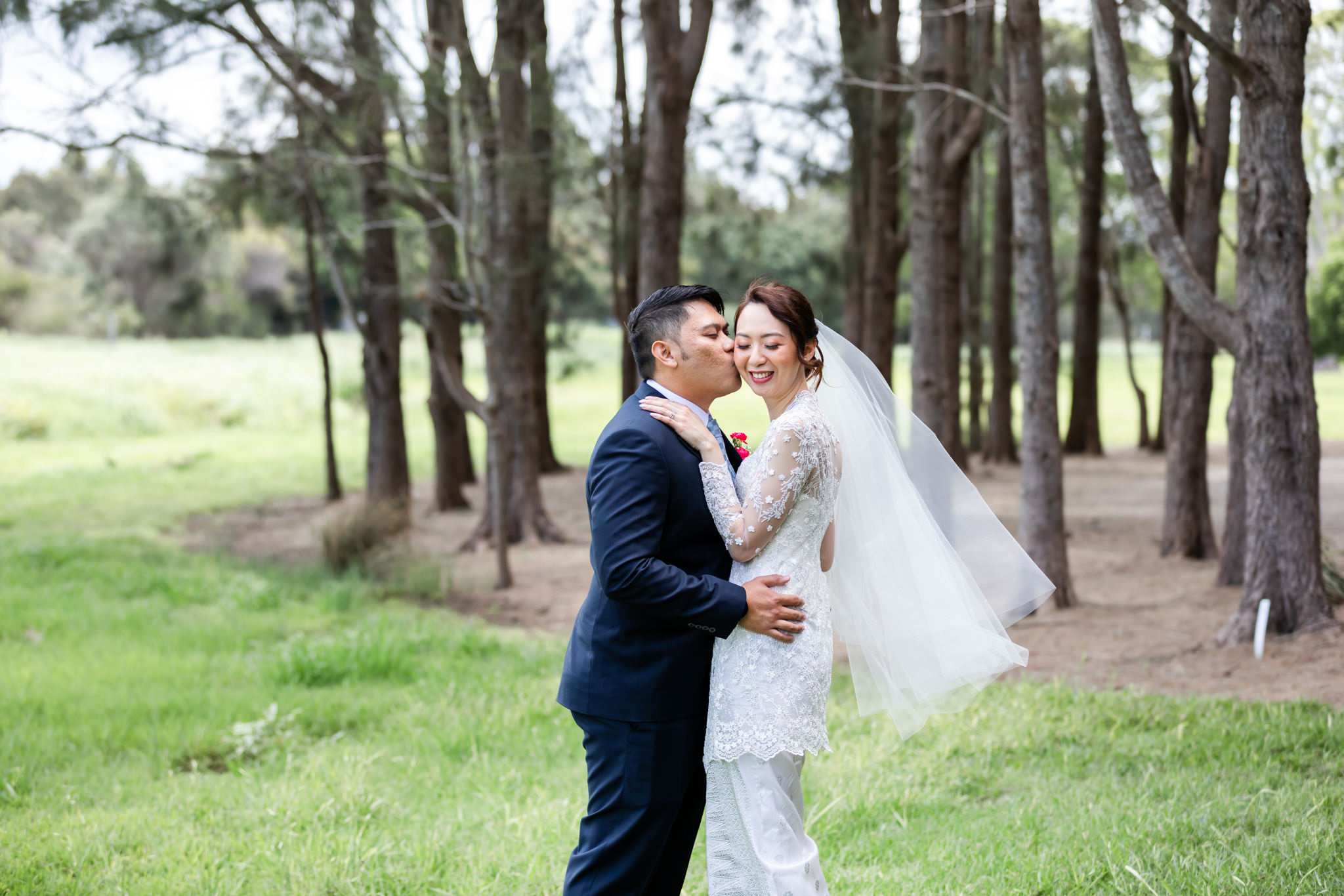 Gold coast wedding bridal photos at the Gold Coast Botanic Gardens in Ashmore.